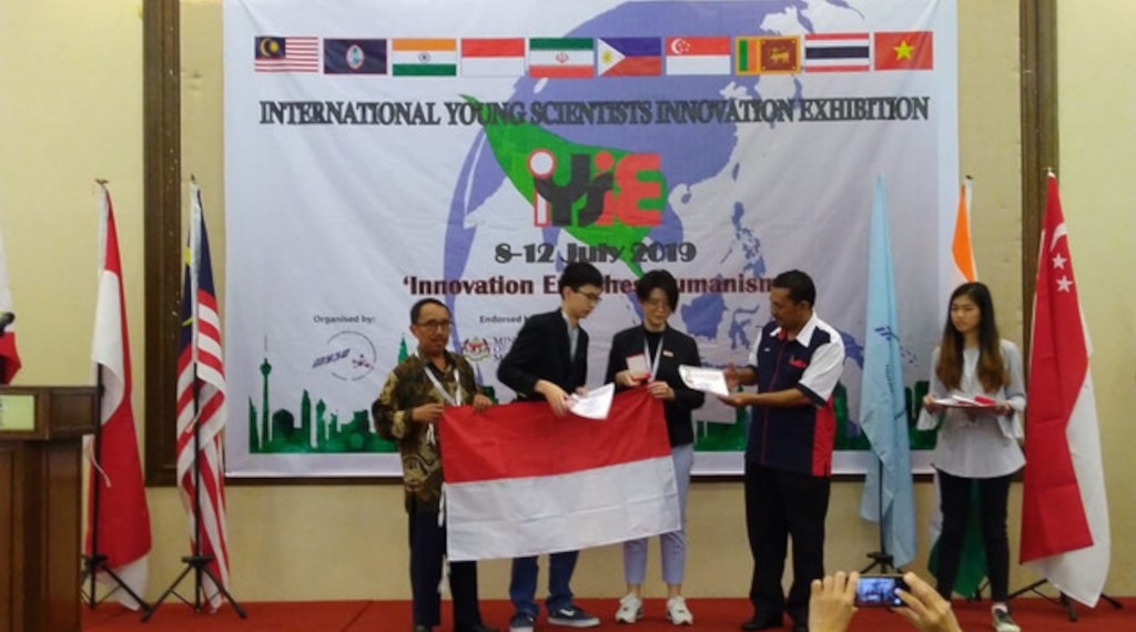 Medali Emas Lomba KIR Internasional di Malaysia